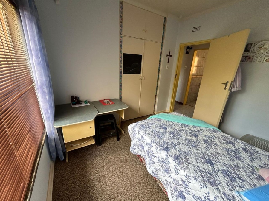 6 Bedroom Property for Sale in Witpoortjie Gauteng