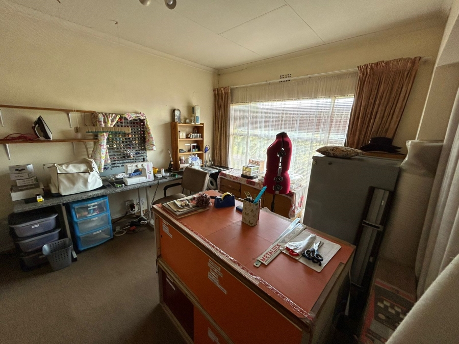 6 Bedroom Property for Sale in Witpoortjie Gauteng