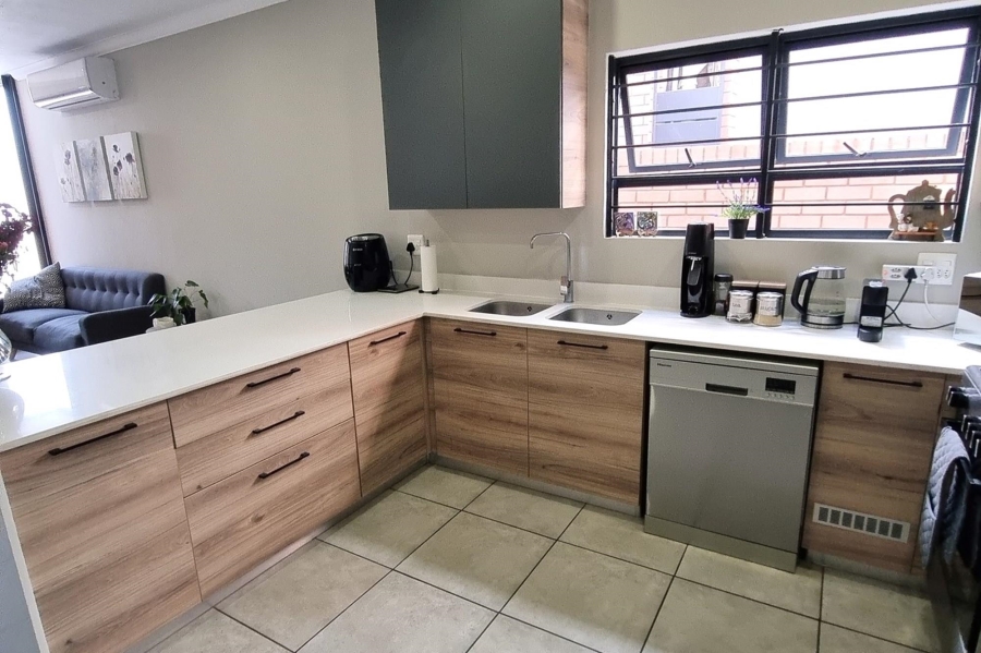 To Let 2 Bedroom Property for Rent in Six Fountains Residential Estate Gauteng