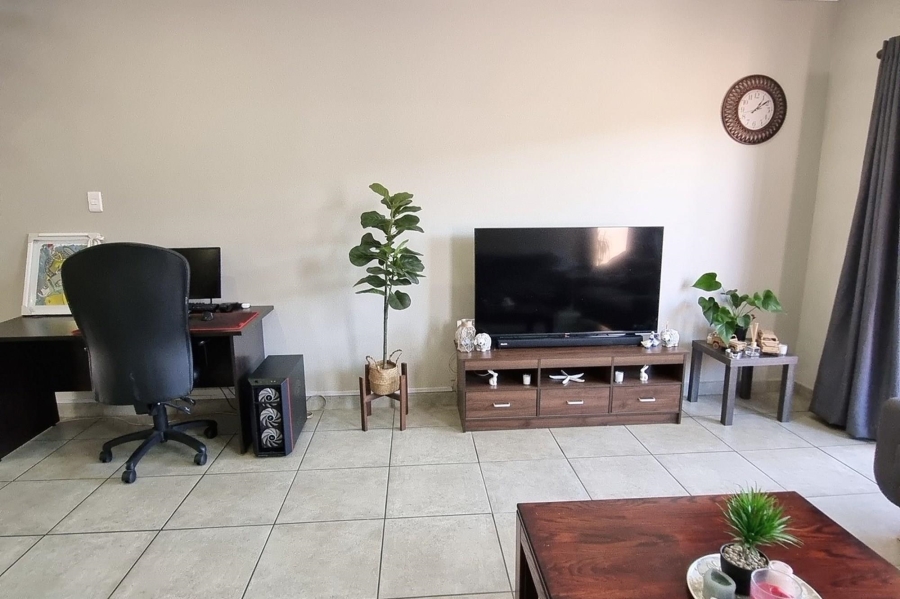 To Let 2 Bedroom Property for Rent in Six Fountains Residential Estate Gauteng