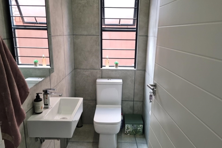 To Let 2 Bedroom Property for Rent in Six Fountains Residential Estate Gauteng