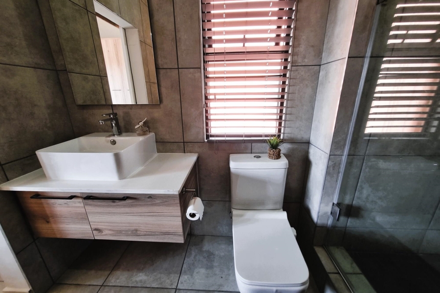 To Let 2 Bedroom Property for Rent in Six Fountains Residential Estate Gauteng