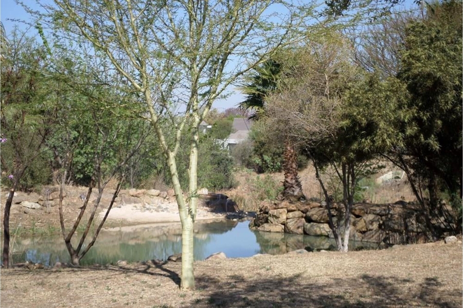 To Let 2 Bedroom Property for Rent in Six Fountains Residential Estate Gauteng
