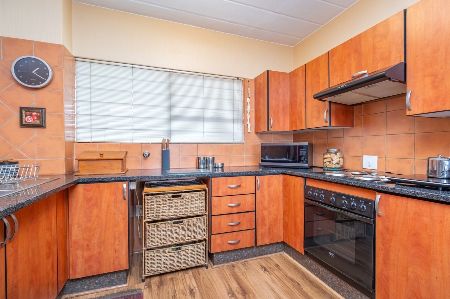 2 Bedroom Property for Sale in Northcliff Gauteng