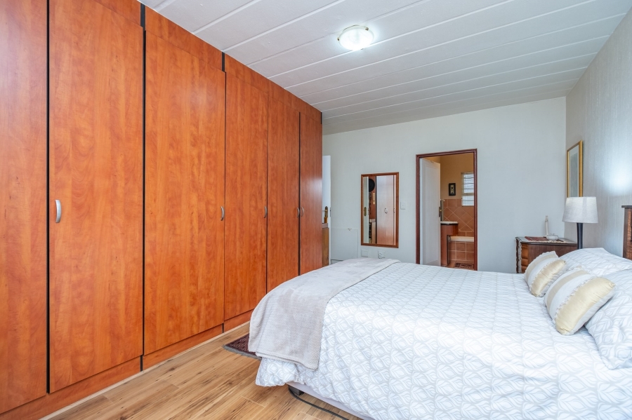 2 Bedroom Property for Sale in Northcliff Gauteng