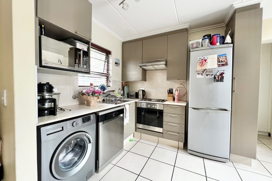 1 Bedroom Property for Sale in Bryanston Gauteng