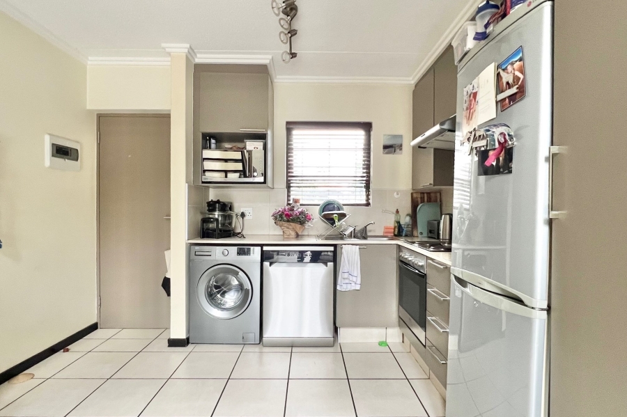 1 Bedroom Property for Sale in Bryanston Gauteng