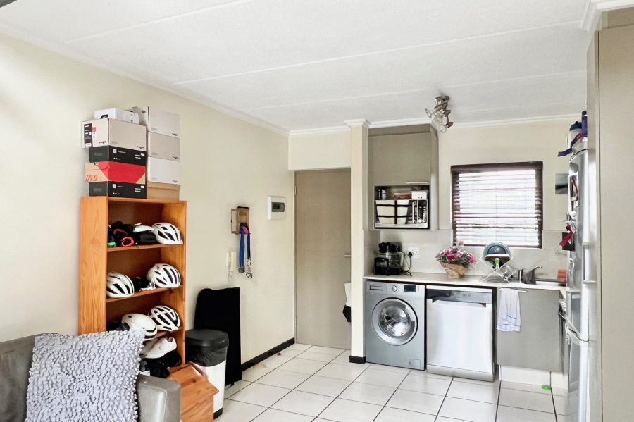 1 Bedroom Property for Sale in Bryanston Gauteng