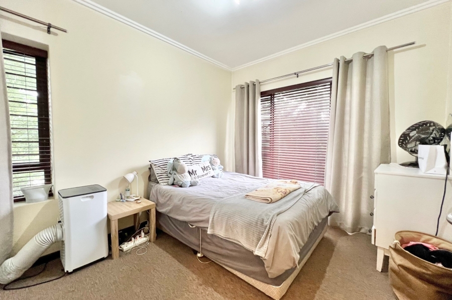 1 Bedroom Property for Sale in Bryanston Gauteng