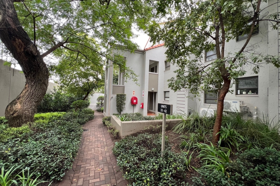 1 Bedroom Property for Sale in Bryanston Gauteng