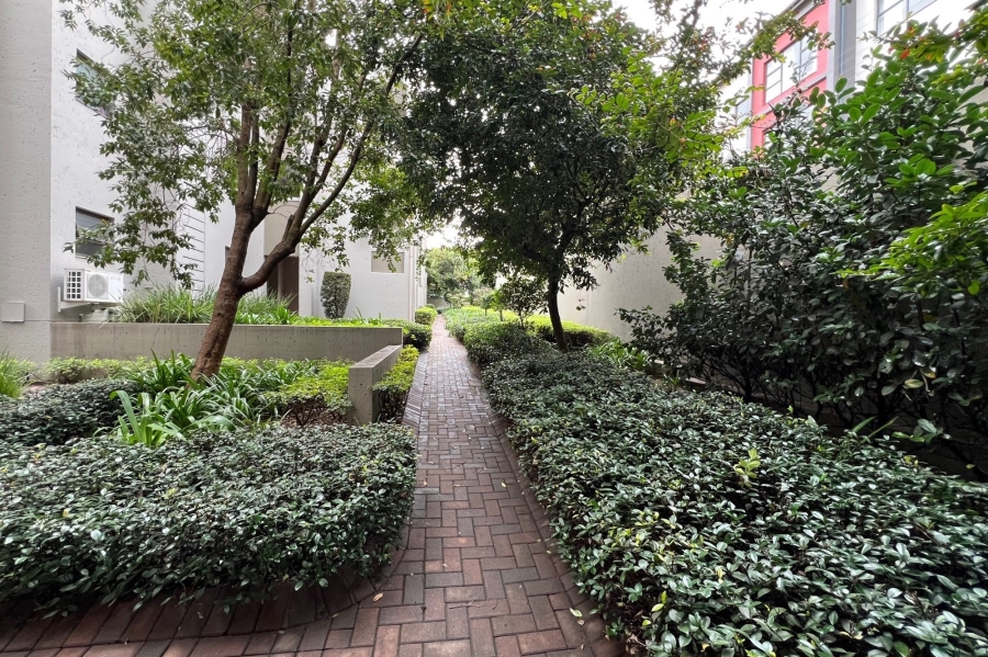 1 Bedroom Property for Sale in Bryanston Gauteng