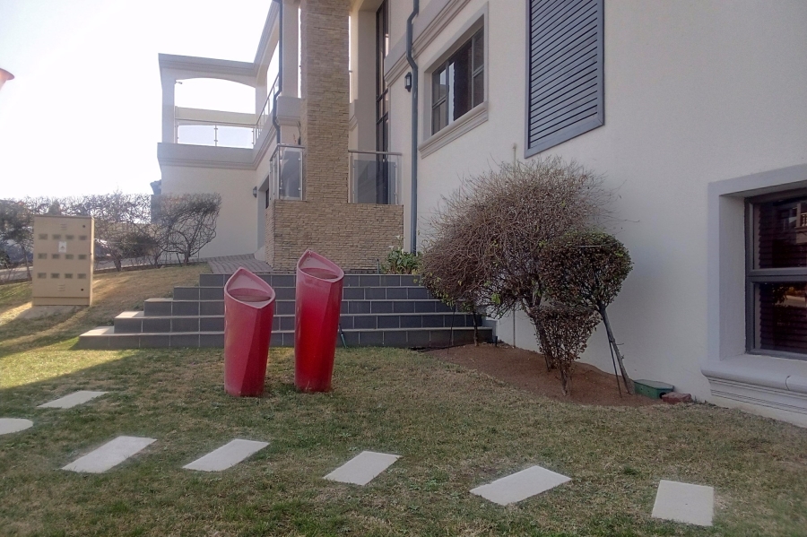 5 Bedroom Property for Sale in Blue Valley Golf Estate Gauteng