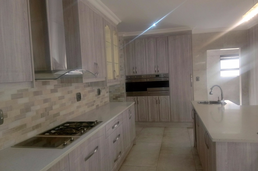 5 Bedroom Property for Sale in Blue Valley Golf Estate Gauteng