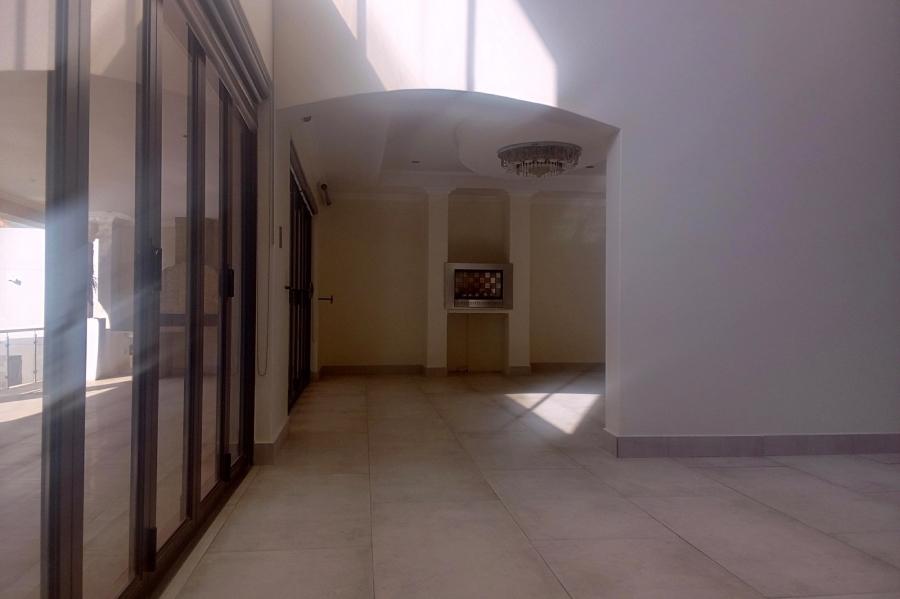 5 Bedroom Property for Sale in Blue Valley Golf Estate Gauteng