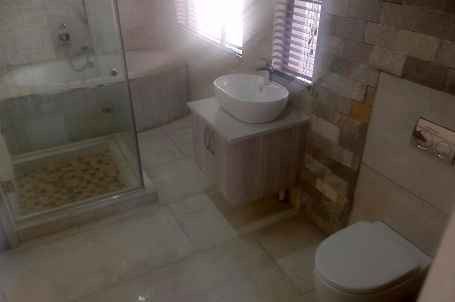 5 Bedroom Property for Sale in Blue Valley Golf Estate Gauteng