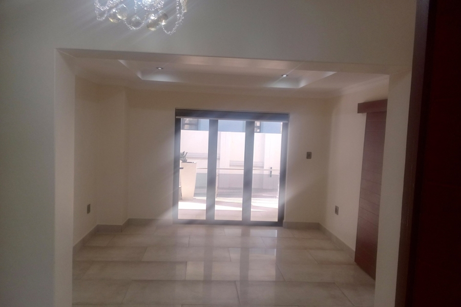 5 Bedroom Property for Sale in Blue Valley Golf Estate Gauteng