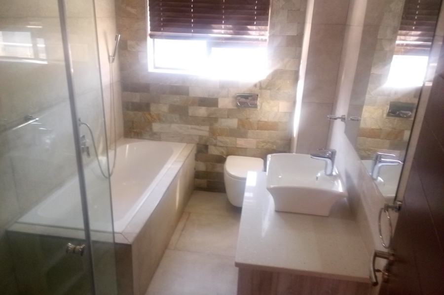 5 Bedroom Property for Sale in Blue Valley Golf Estate Gauteng