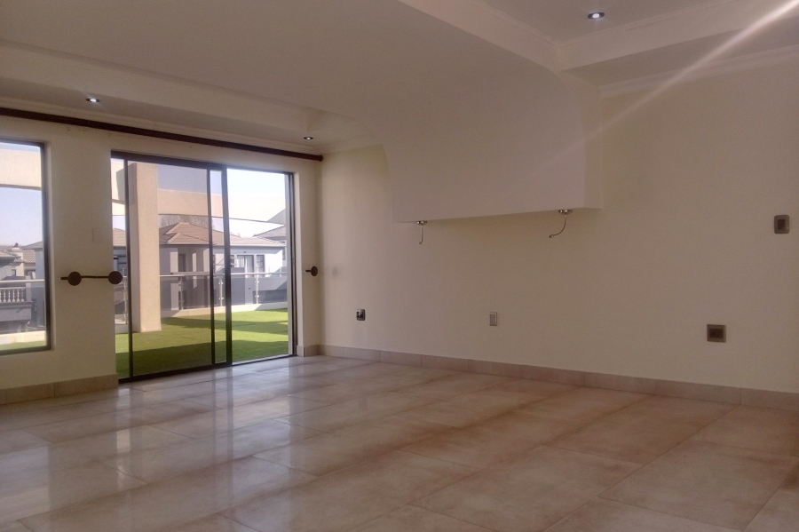 5 Bedroom Property for Sale in Blue Valley Golf Estate Gauteng