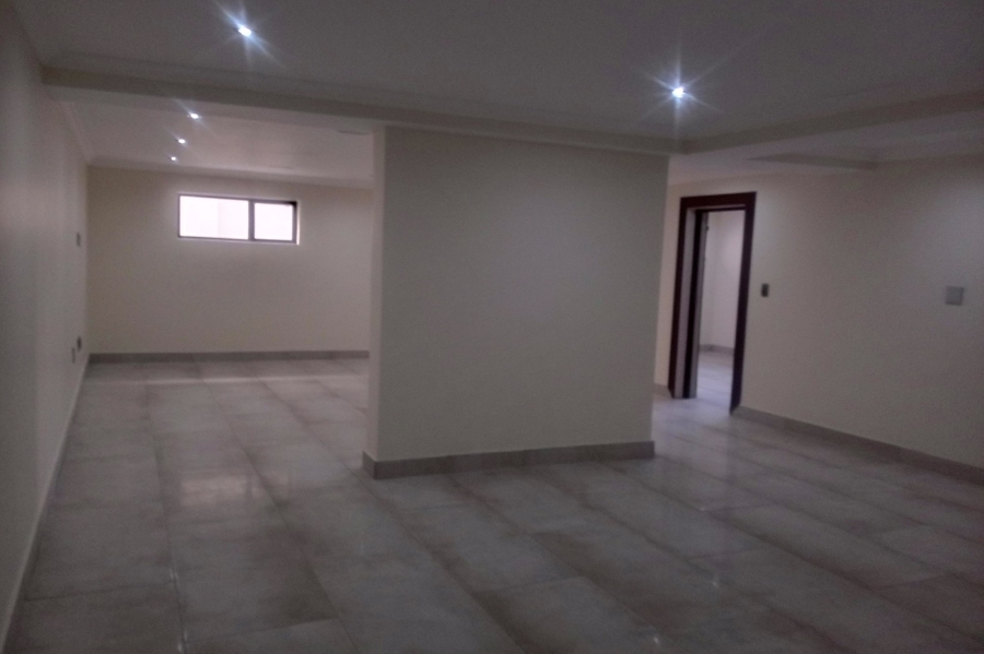 5 Bedroom Property for Sale in Blue Valley Golf Estate Gauteng