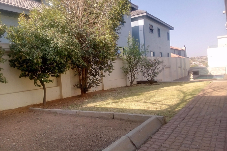 5 Bedroom Property for Sale in Blue Valley Golf Estate Gauteng
