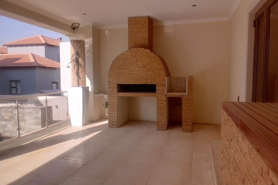 5 Bedroom Property for Sale in Blue Valley Golf Estate Gauteng