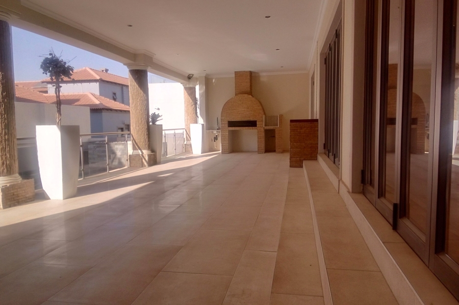 5 Bedroom Property for Sale in Blue Valley Golf Estate Gauteng