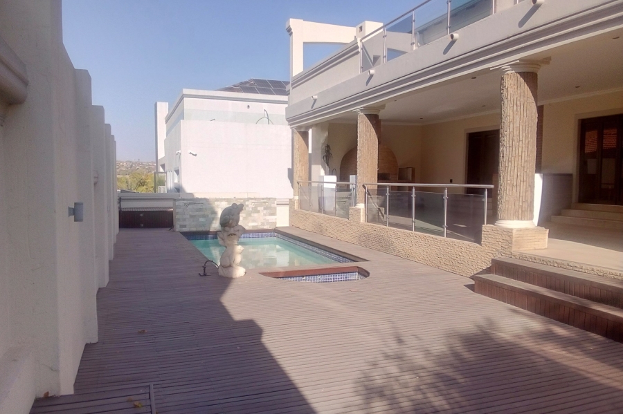 5 Bedroom Property for Sale in Blue Valley Golf Estate Gauteng