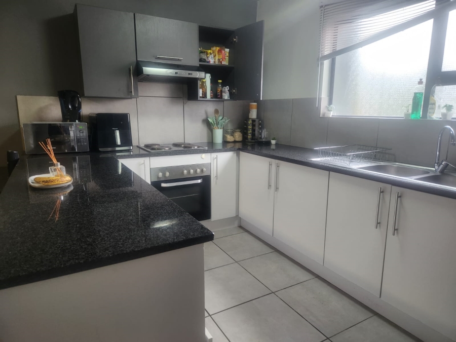2 Bedroom Property for Sale in Jansenpark Gauteng