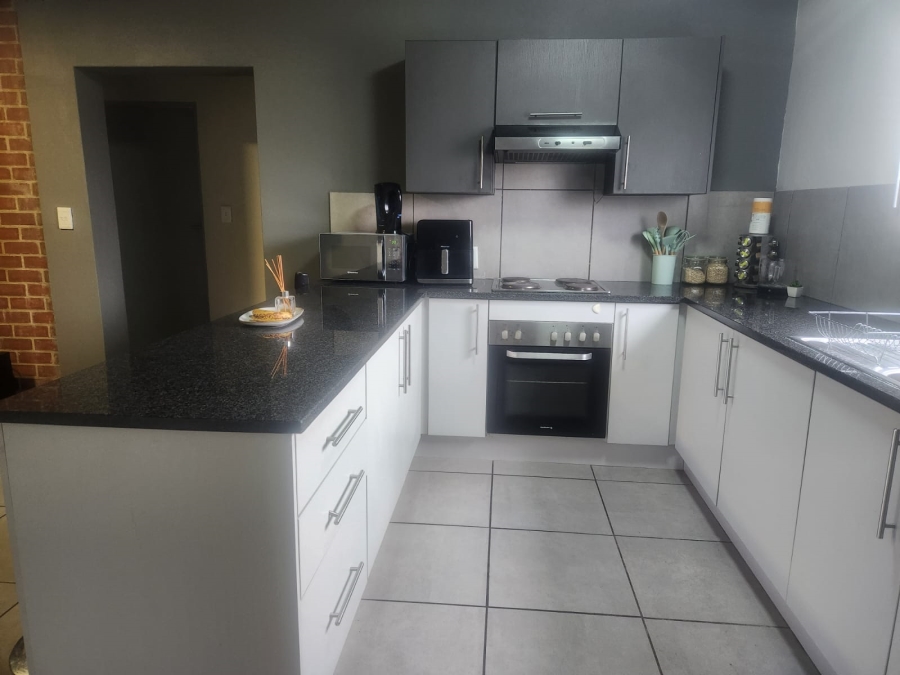 2 Bedroom Property for Sale in Jansenpark Gauteng