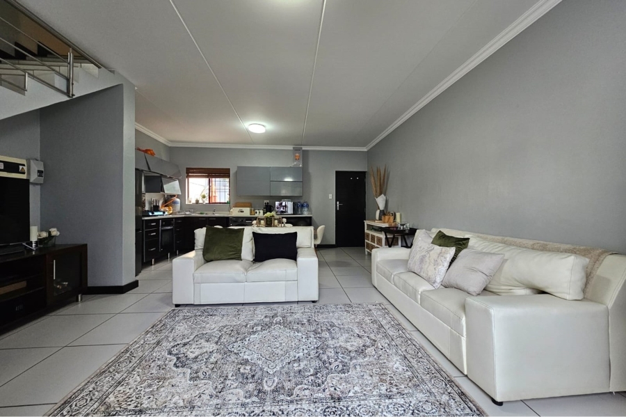 To Let 2 Bedroom Property for Rent in Halfway Gardens Gauteng