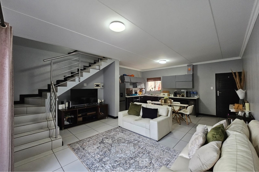 To Let 2 Bedroom Property for Rent in Halfway Gardens Gauteng