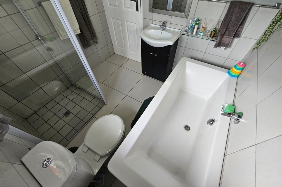To Let 2 Bedroom Property for Rent in Halfway Gardens Gauteng