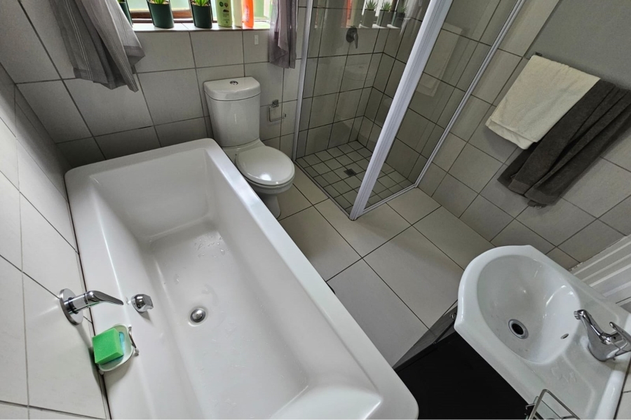 To Let 2 Bedroom Property for Rent in Halfway Gardens Gauteng