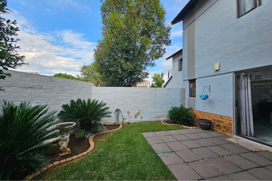 To Let 2 Bedroom Property for Rent in Halfway Gardens Gauteng