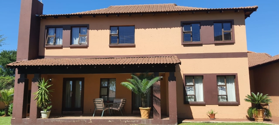 4 Bedroom Property for Sale in Greenstone Hill Gauteng