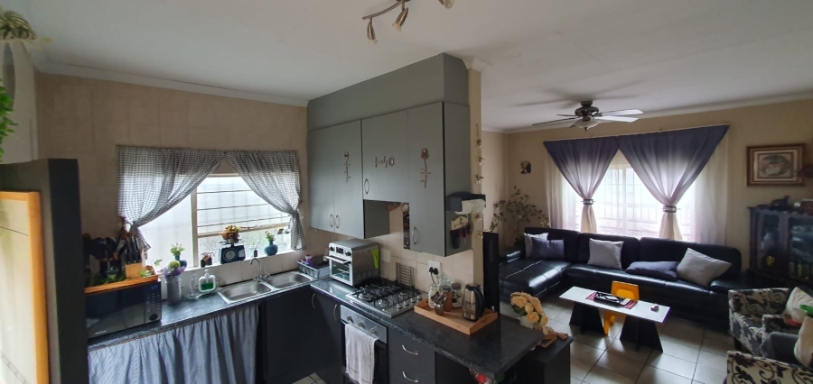 3 Bedroom Property for Sale in Kenleaf Gauteng