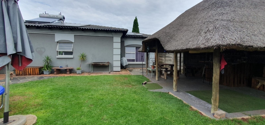 3 Bedroom Property for Sale in Kenleaf Gauteng
