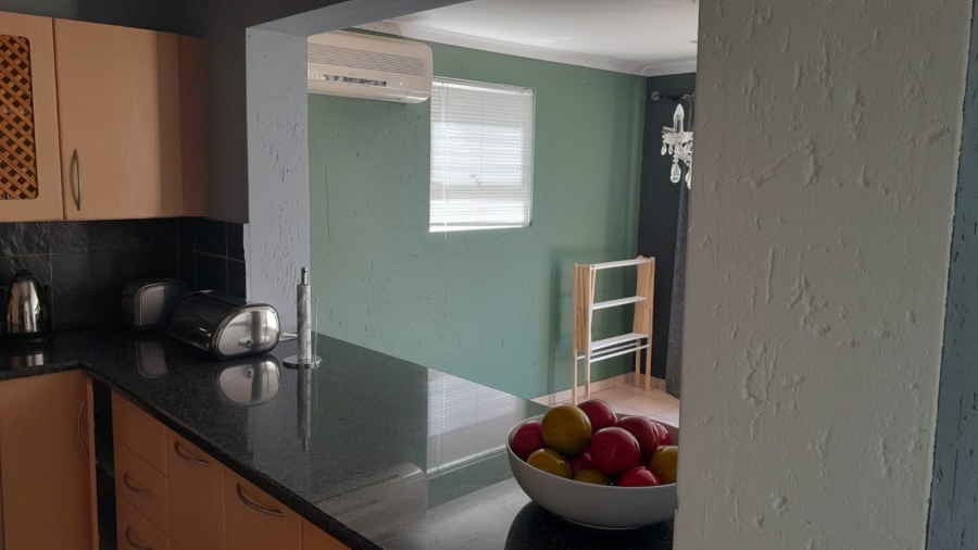 To Let 3 Bedroom Property for Rent in Featherbrooke Estate Gauteng
