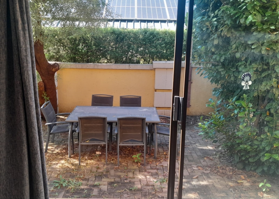 To Let 3 Bedroom Property for Rent in Featherbrooke Estate Gauteng