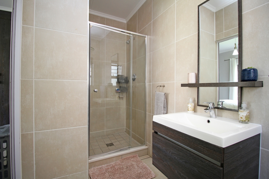 3 Bedroom Property for Sale in Petervale Gauteng