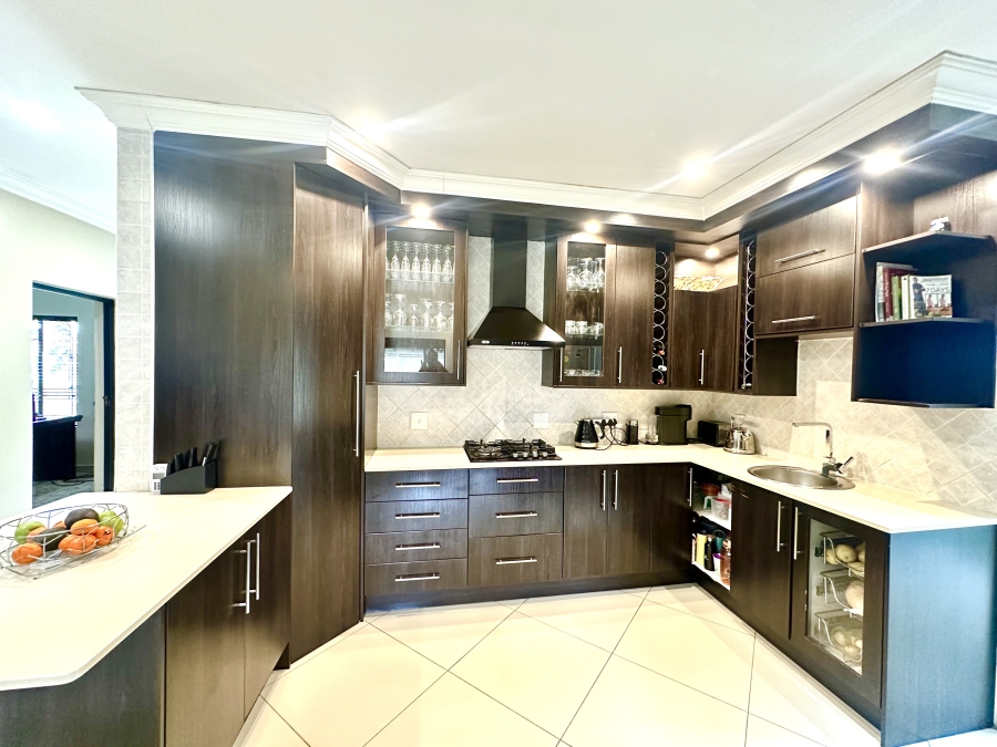 4 Bedroom Property for Sale in Thatchfield Estate Gauteng
