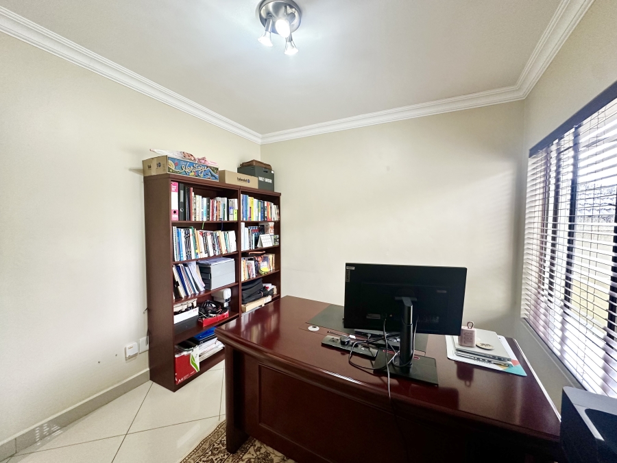 4 Bedroom Property for Sale in Thatchfield Estate Gauteng