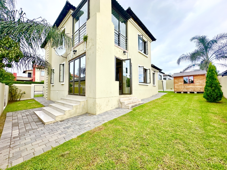 4 Bedroom Property for Sale in Thatchfield Estate Gauteng