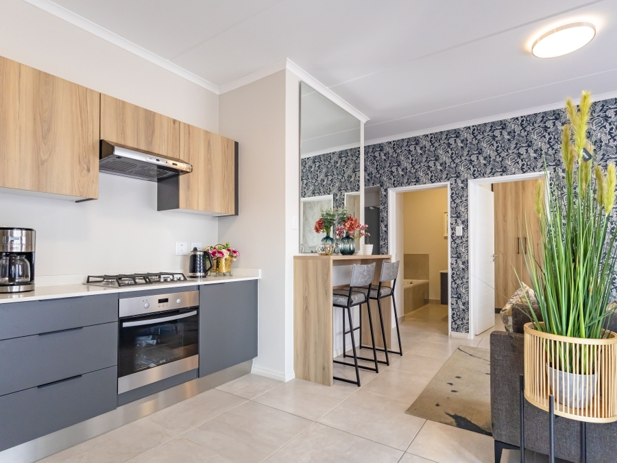 2 Bedroom Property for Sale in Erand Gardens Gauteng