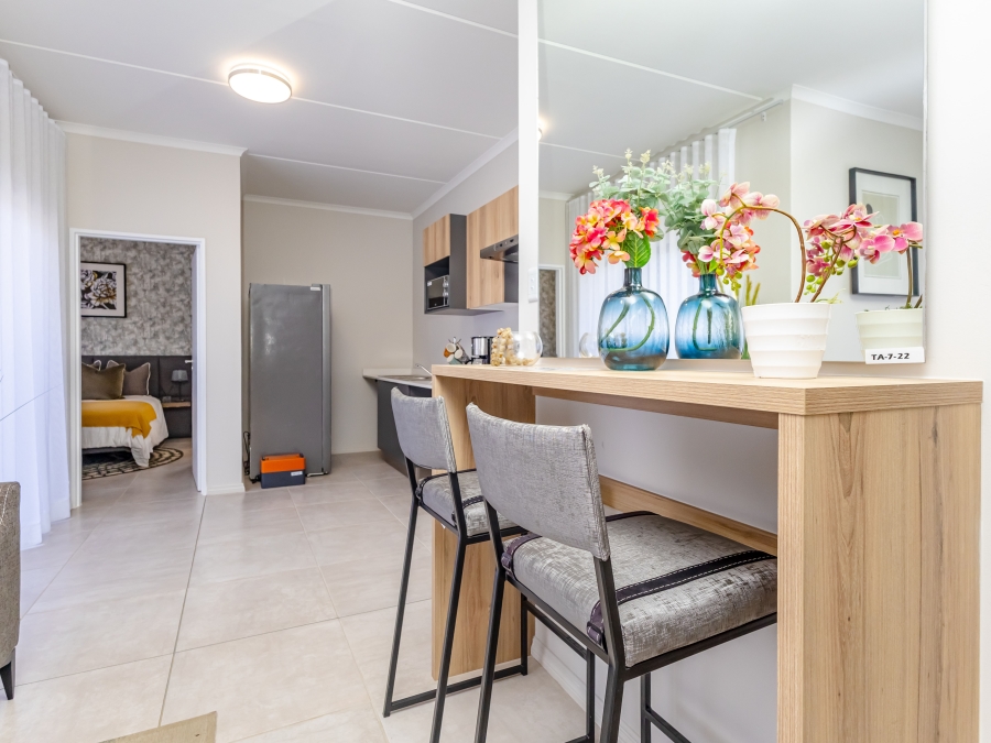 2 Bedroom Property for Sale in Erand Gardens Gauteng