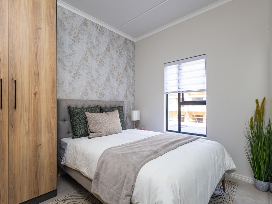 2 Bedroom Property for Sale in Erand Gardens Gauteng