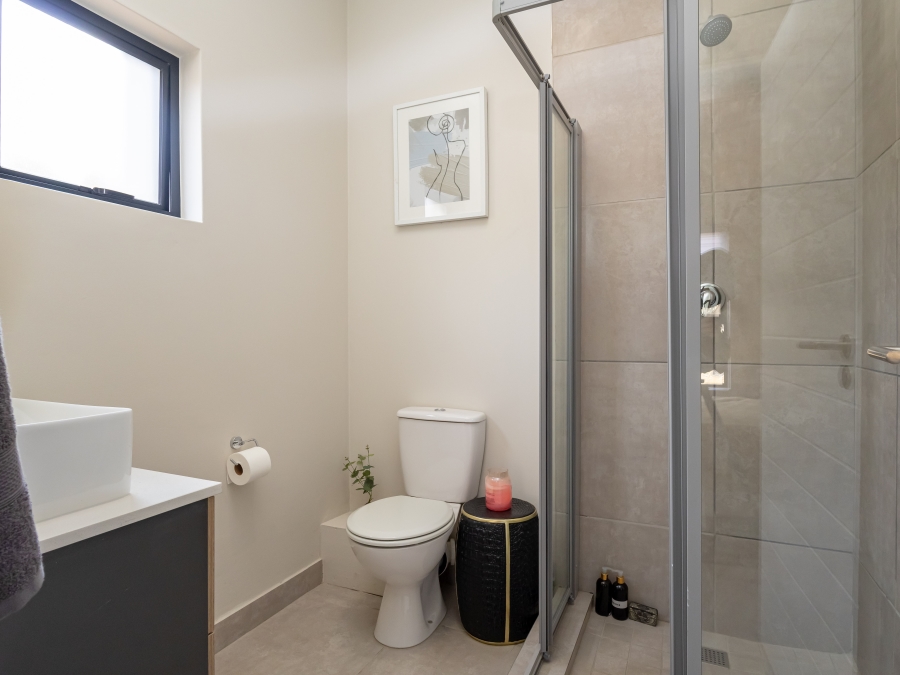 2 Bedroom Property for Sale in Erand Gardens Gauteng