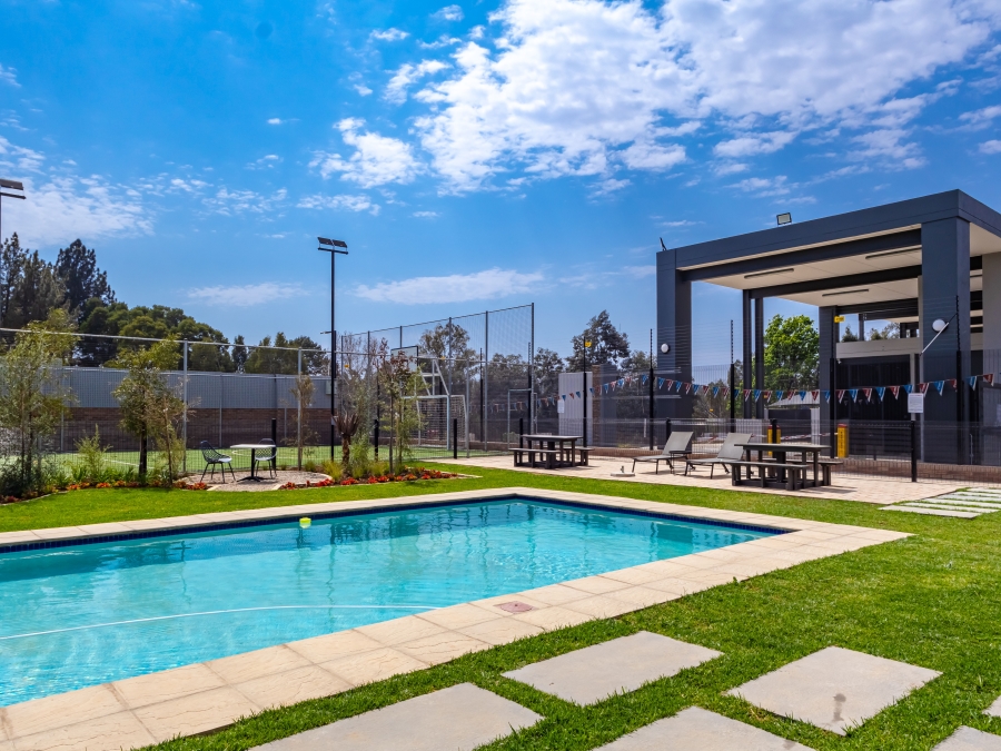 2 Bedroom Property for Sale in Erand Gardens Gauteng