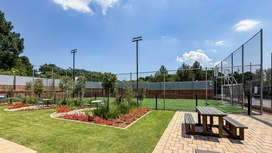 2 Bedroom Property for Sale in Erand Gardens Gauteng