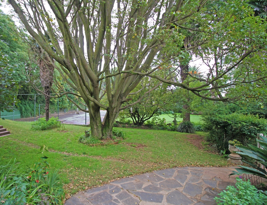 5 Bedroom Property for Sale in Waverley Gauteng